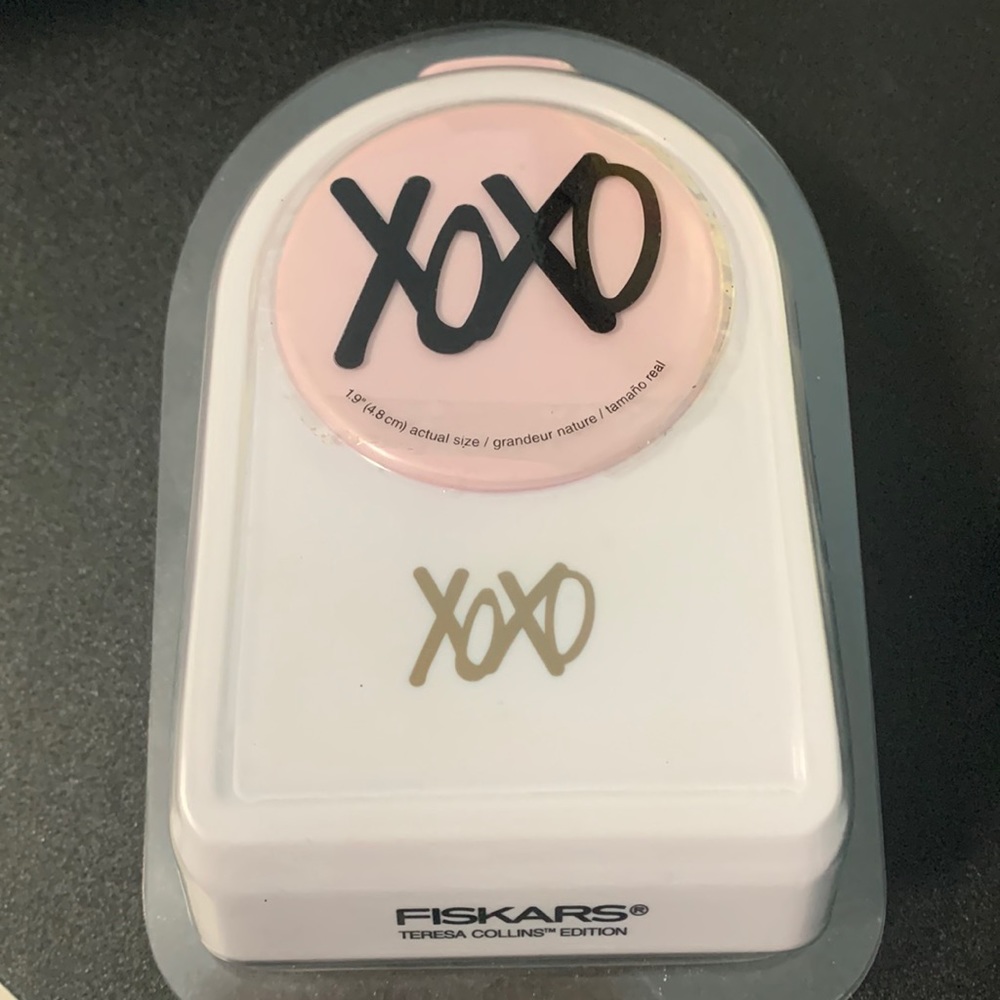 Fiskars Crafting and Scrapbooking Paper Punch